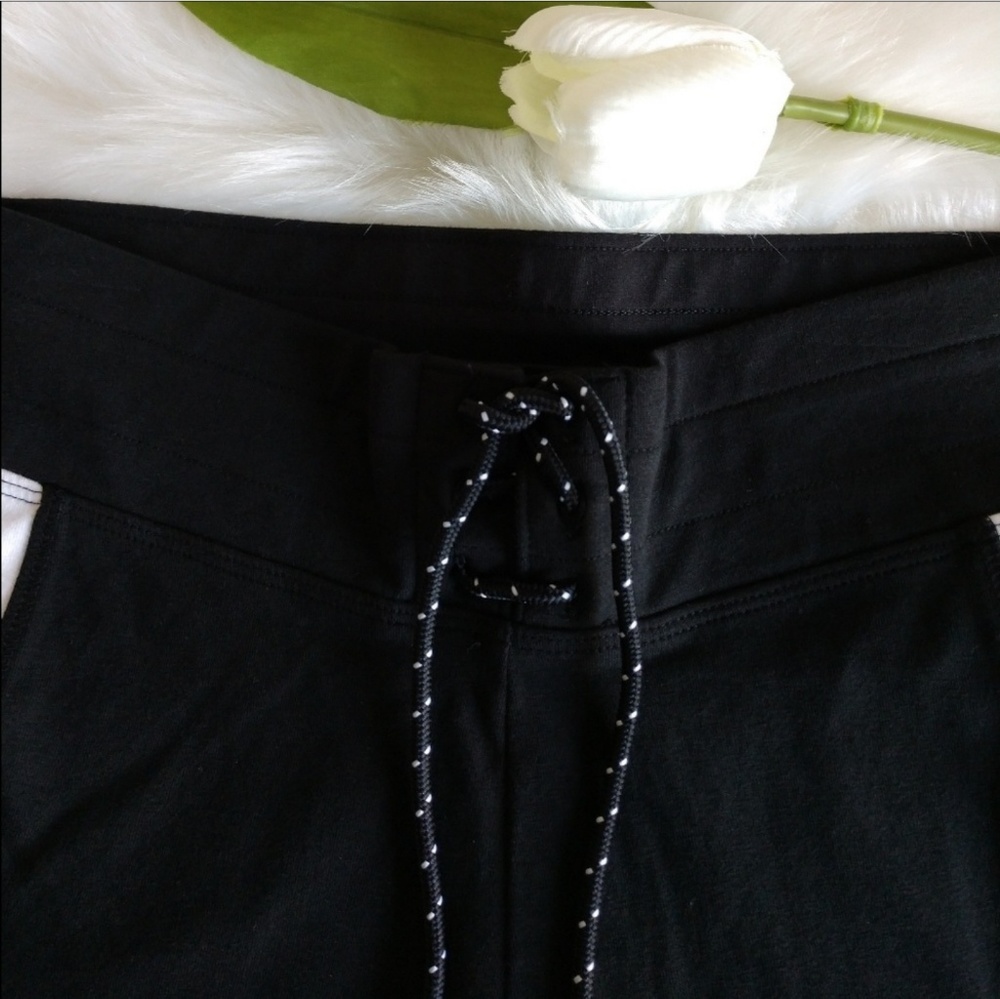 Size L🌺 PINK VICTORIA'S SECRET POCKETS LEGGINGS - Picture 4 of 5